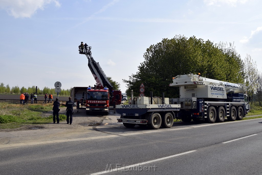 Schwerer VU LKW Zug Bergheim Kenten Koelnerstr P272.JPG - Miklos Laubert